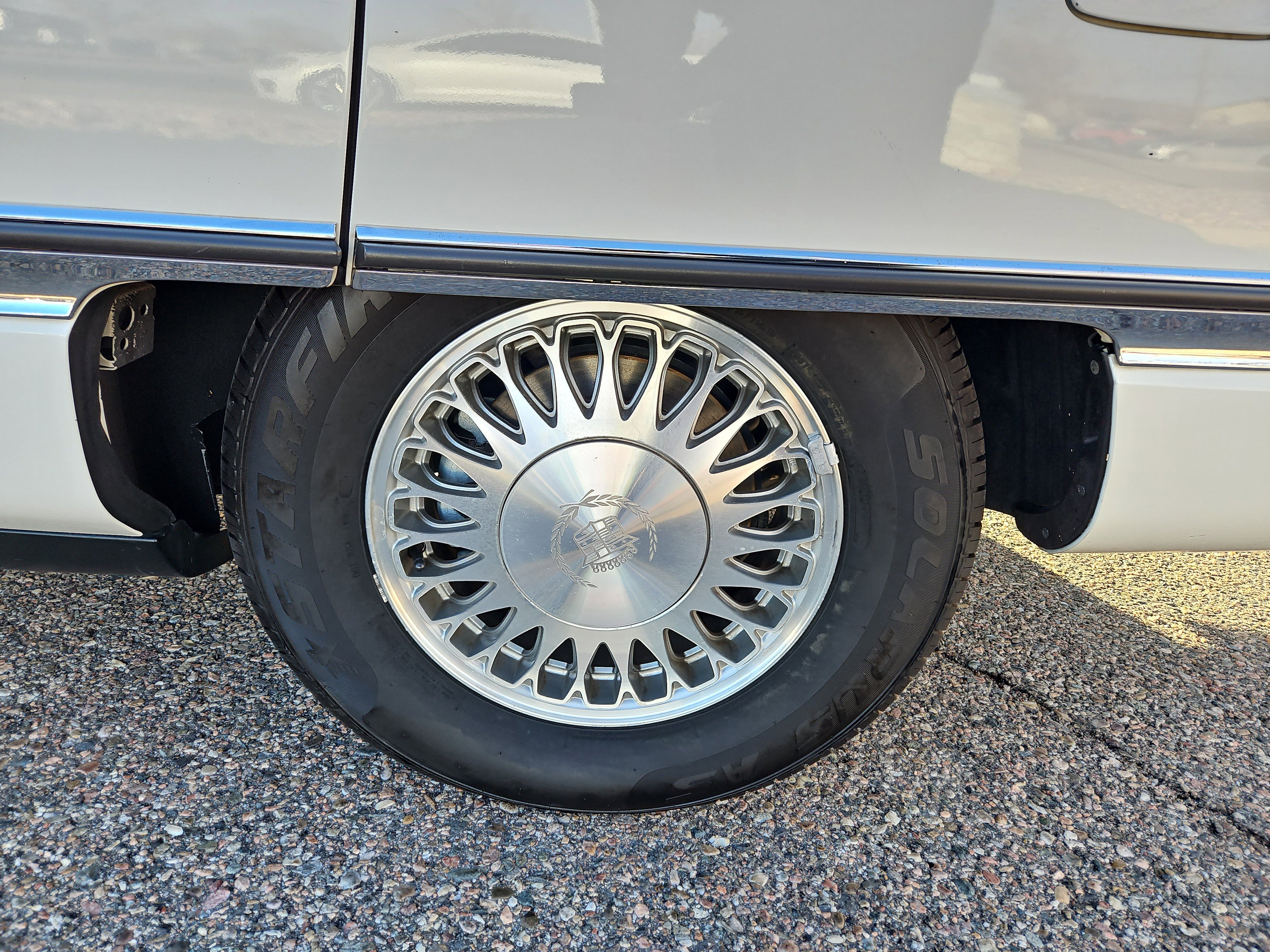 Used 1994 Cadillac De Ville Sedan image 17