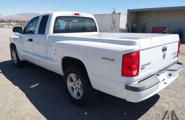 Used 2011 Dodge Dakota Big Horn w/ Skid Plate Group AWD/4WD image 3