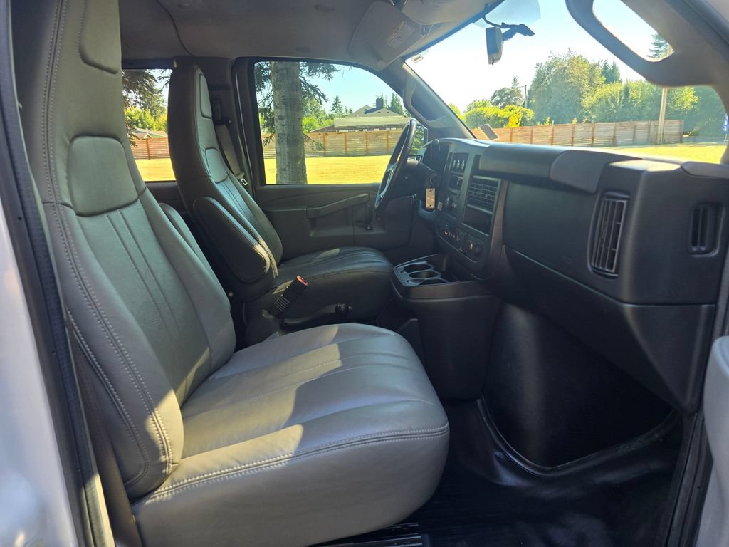 Used 2017 Chevrolet Express 2500 LS RWD image 13