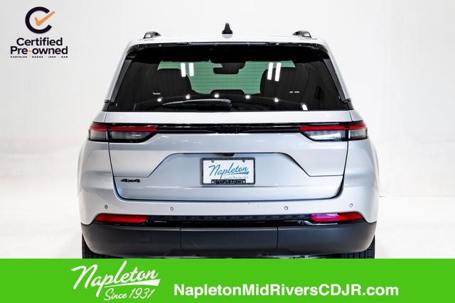 Used 2025 Jeep Grand Cherokee Altitude image 24