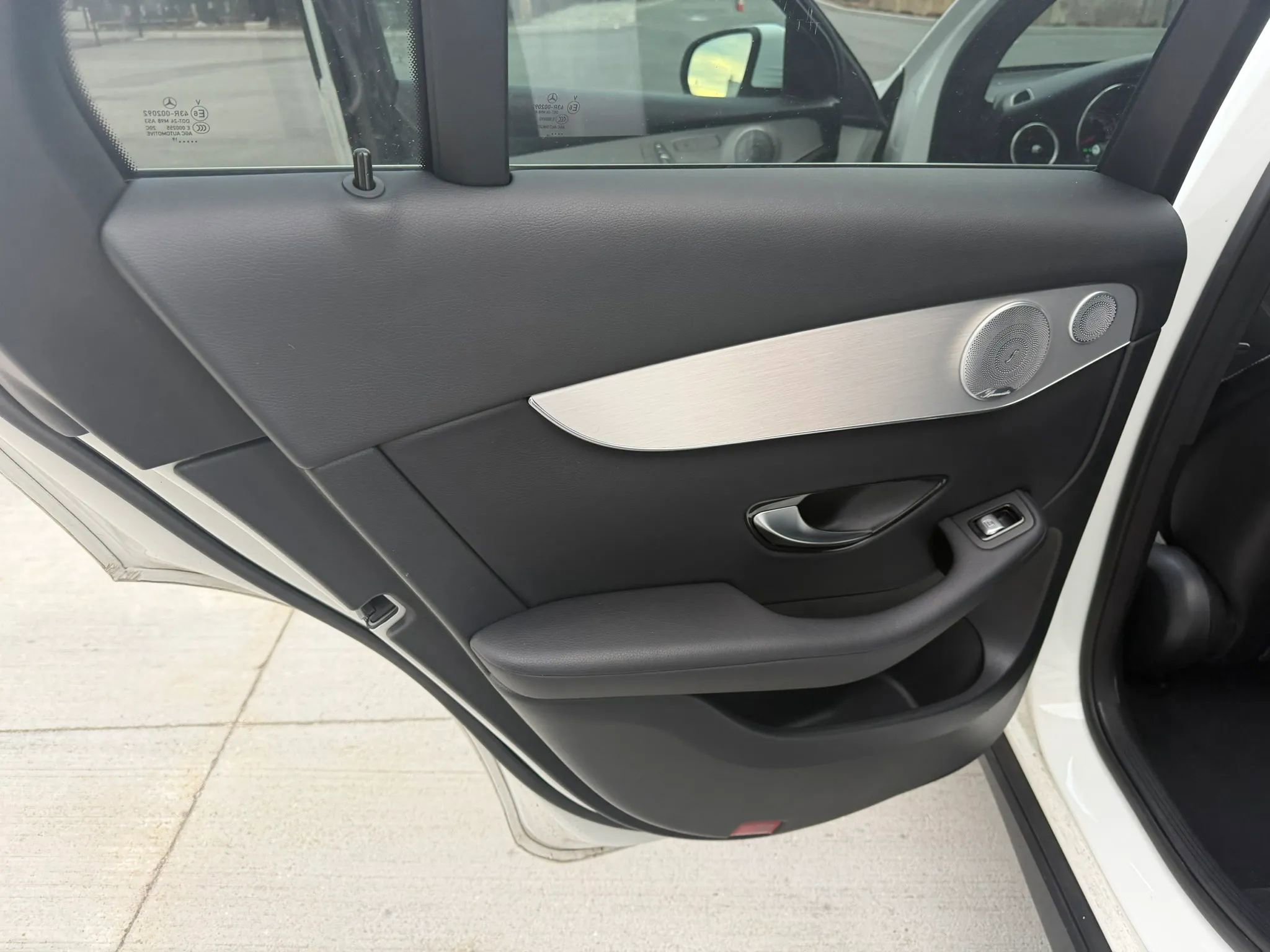 Used 2019 Mercedes-Benz GLC 300 4MATIC image 32