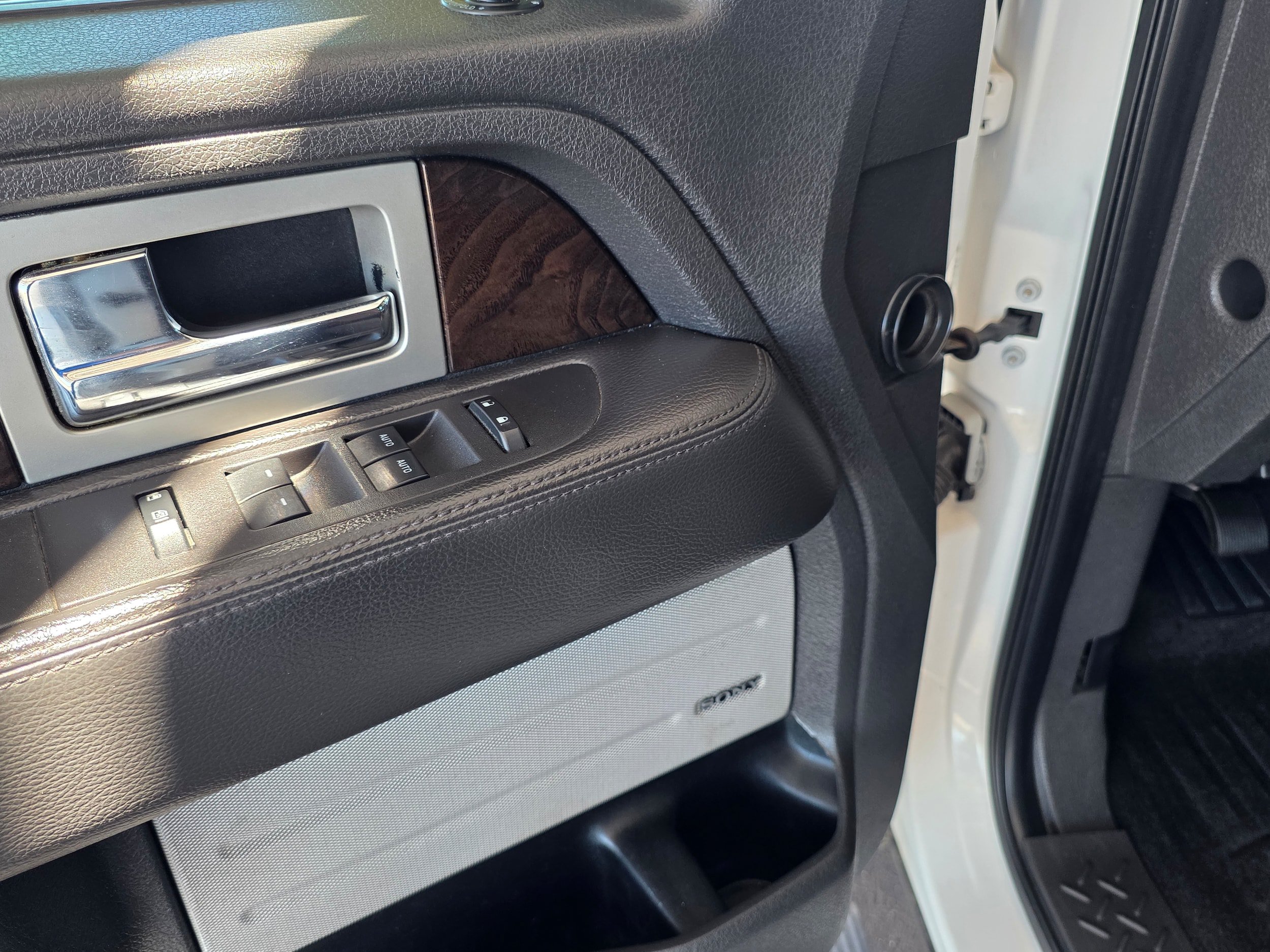 Used 2014 Ford F150 Platinum AWD/4WD image 13