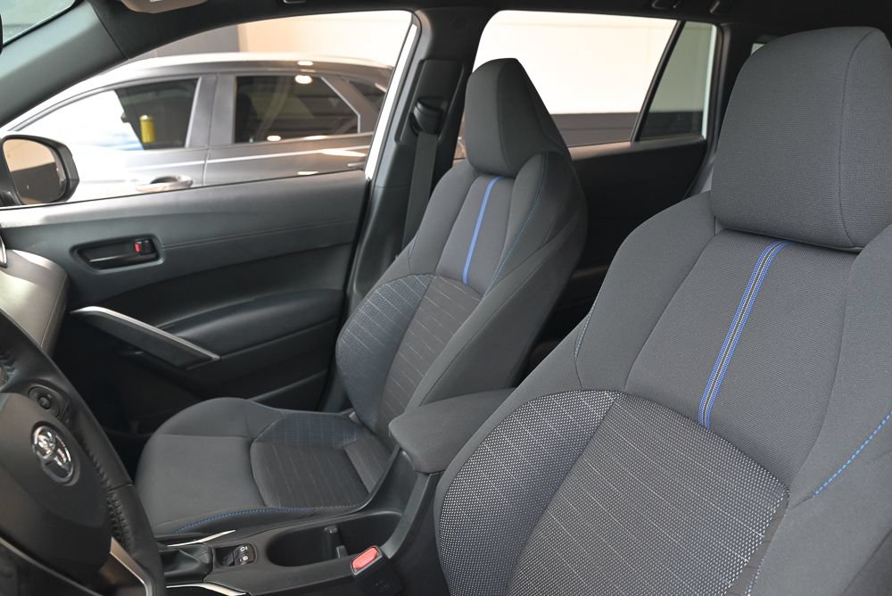 Used 2023 Toyota Corolla Cross AWD Hybrid image 11