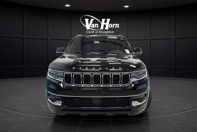 Used 2023 Jeep Wagoneer 4WD image 2