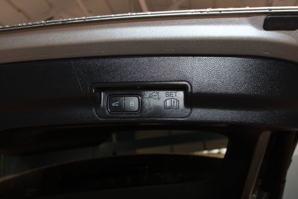 Used 2022 Ford Explorer Limited w/ Equipment Group 301A image 42