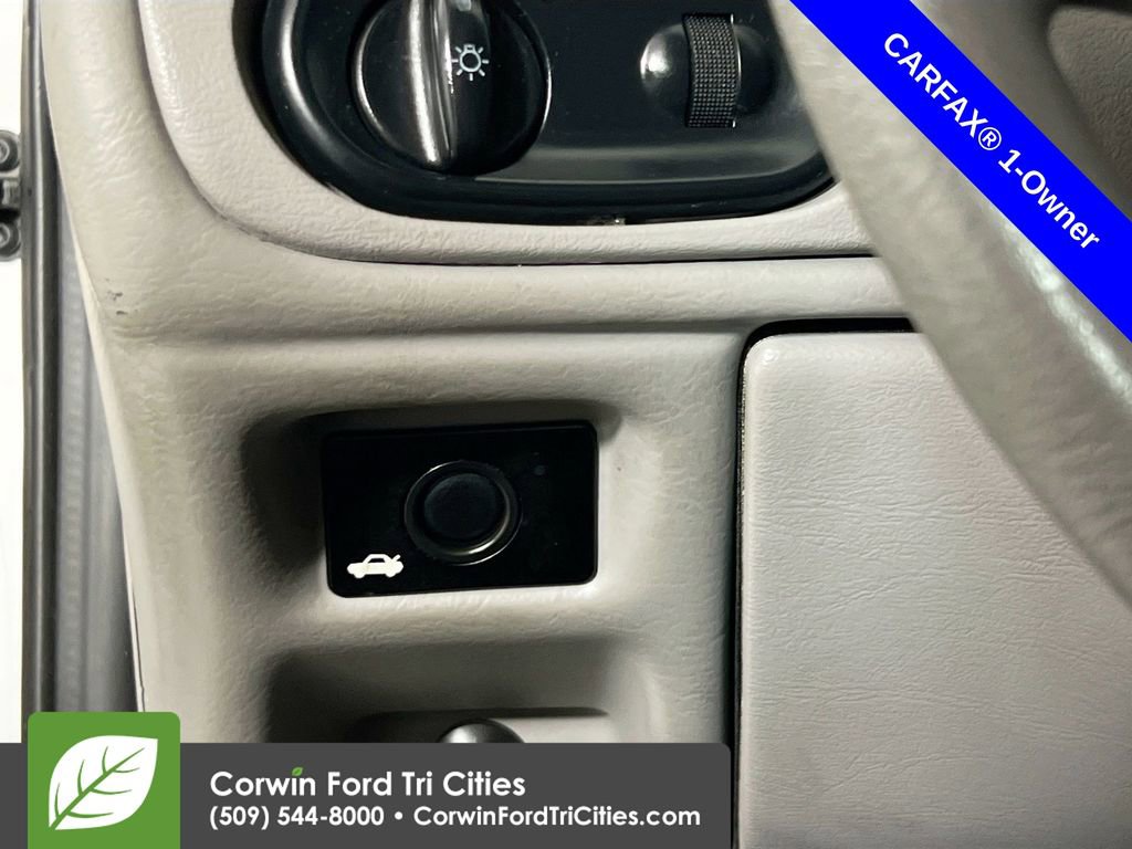 Used 2002 Ford Taurus SE image 19