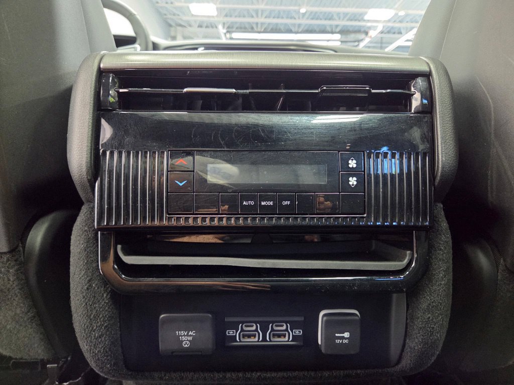 Used 2024 Jeep Wagoneer Series II AWD/4WD image 25