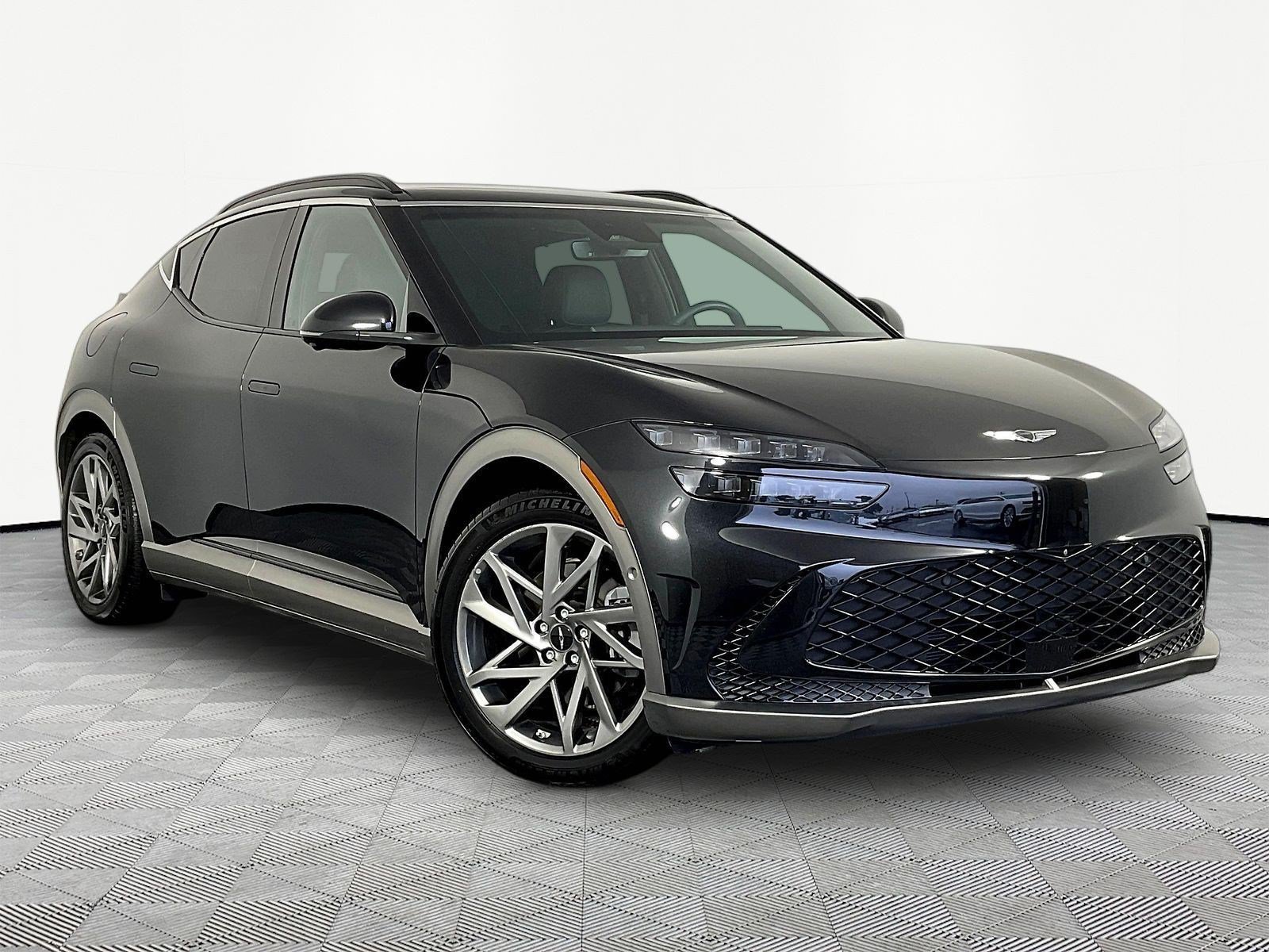Used 2023 Genesis GV60 Advanced w/ Cargo Package AWD/4WD image 3