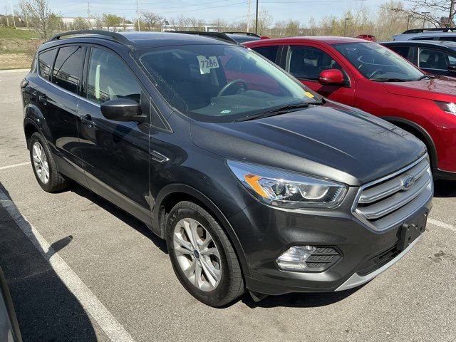 Used 2017 Ford Escape SE w/ Equipment Group 201A image 4