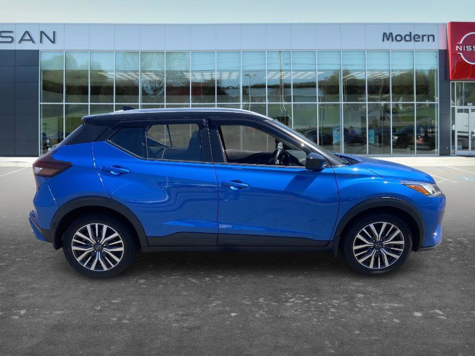 Used 2023 Nissan Kicks SV image 4