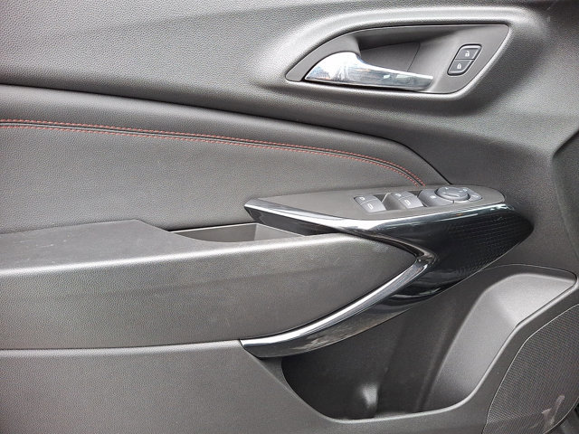 Used 2025 Chevrolet Trax RS w/ Sunroof Package image 12