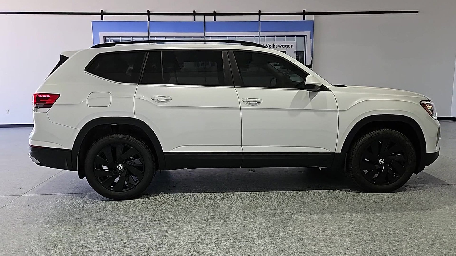 New 2026 Volkswagen Atlas SE FWD image 10