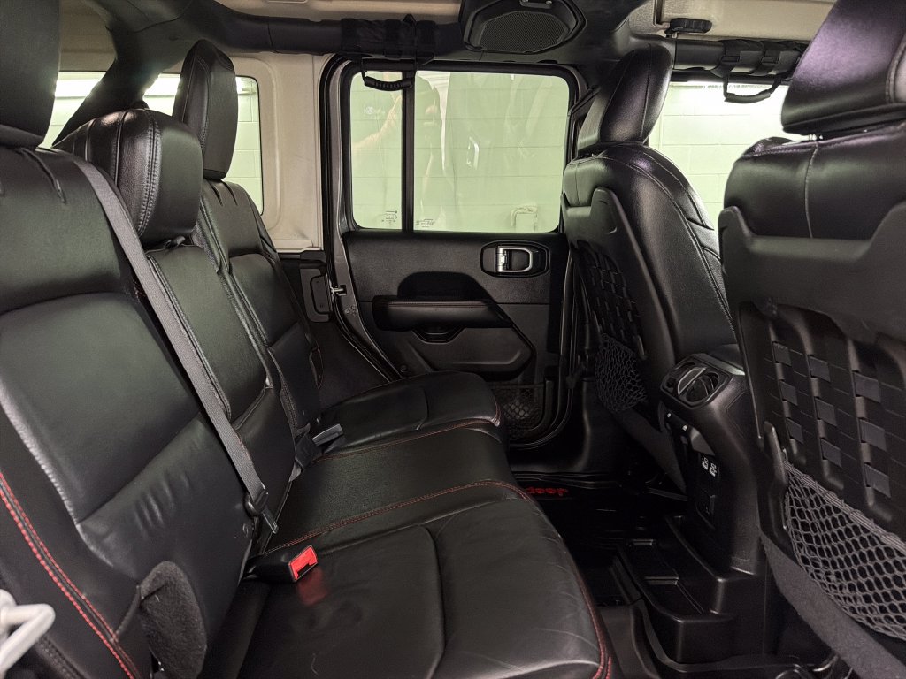Used 2018 Jeep Wrangler Unlimited Rubicon w/ LED Lighting Group AWD/4WD image 29