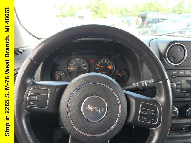Used 2014 Jeep Patriot Latitude AWD/4WD image 14