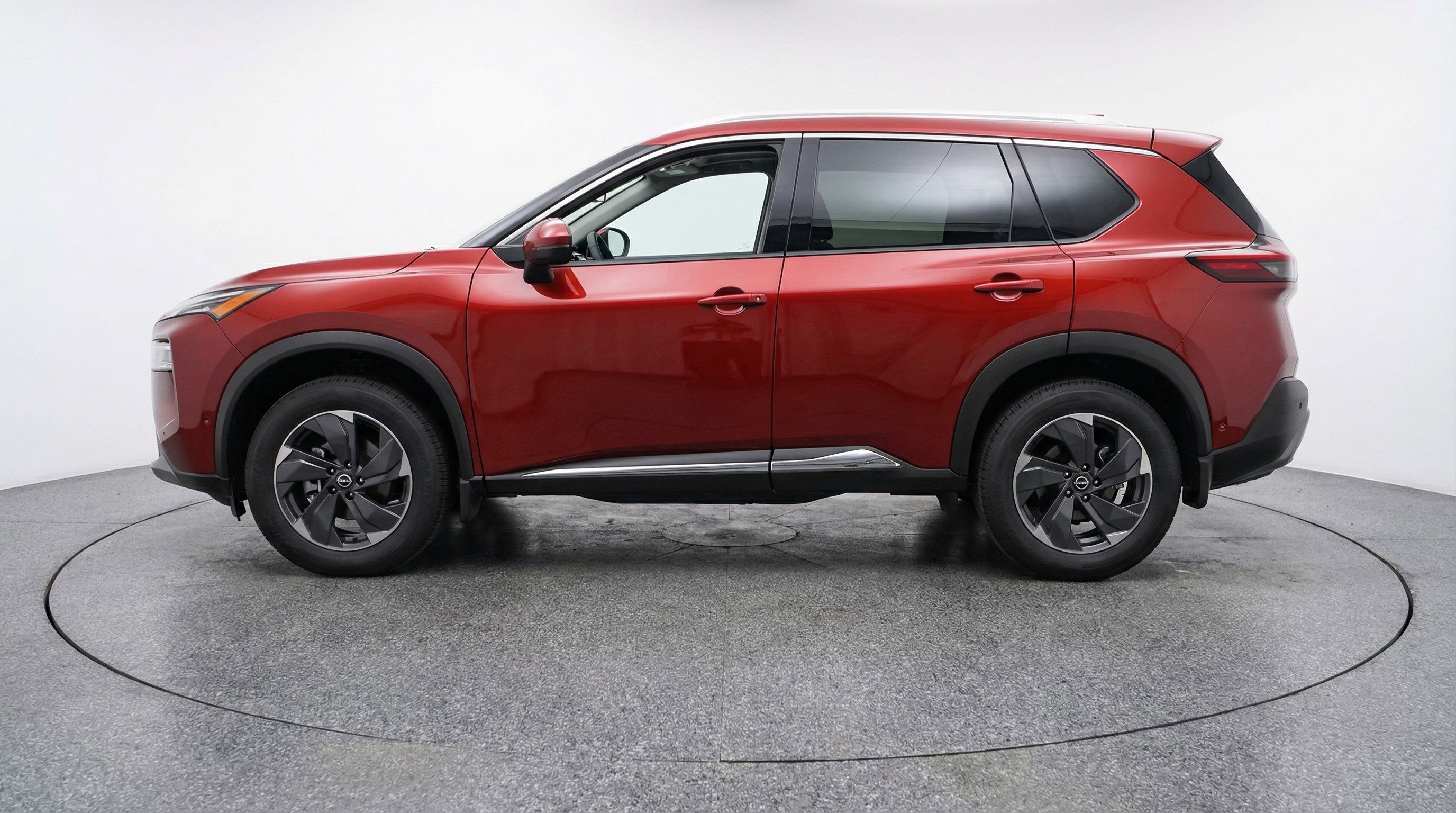 Used 2025 Nissan Rogue SV AWD/4WD image 5