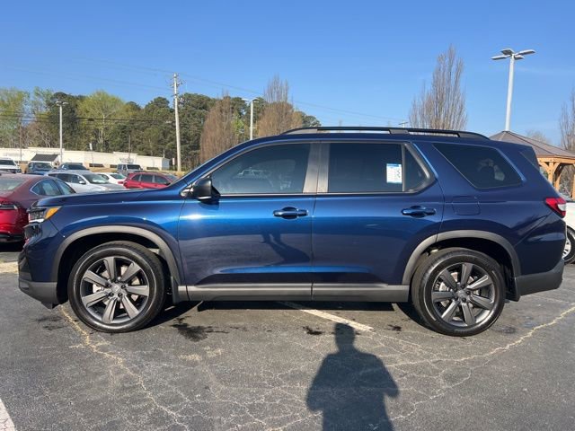 Certified 2025 Honda Pilot Sport image 11