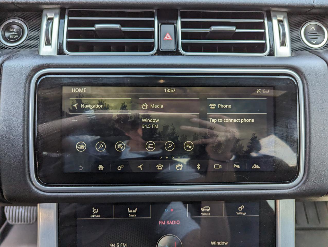 Used 2020 Land Rover Range Rover HSE AWD/4WD image 22