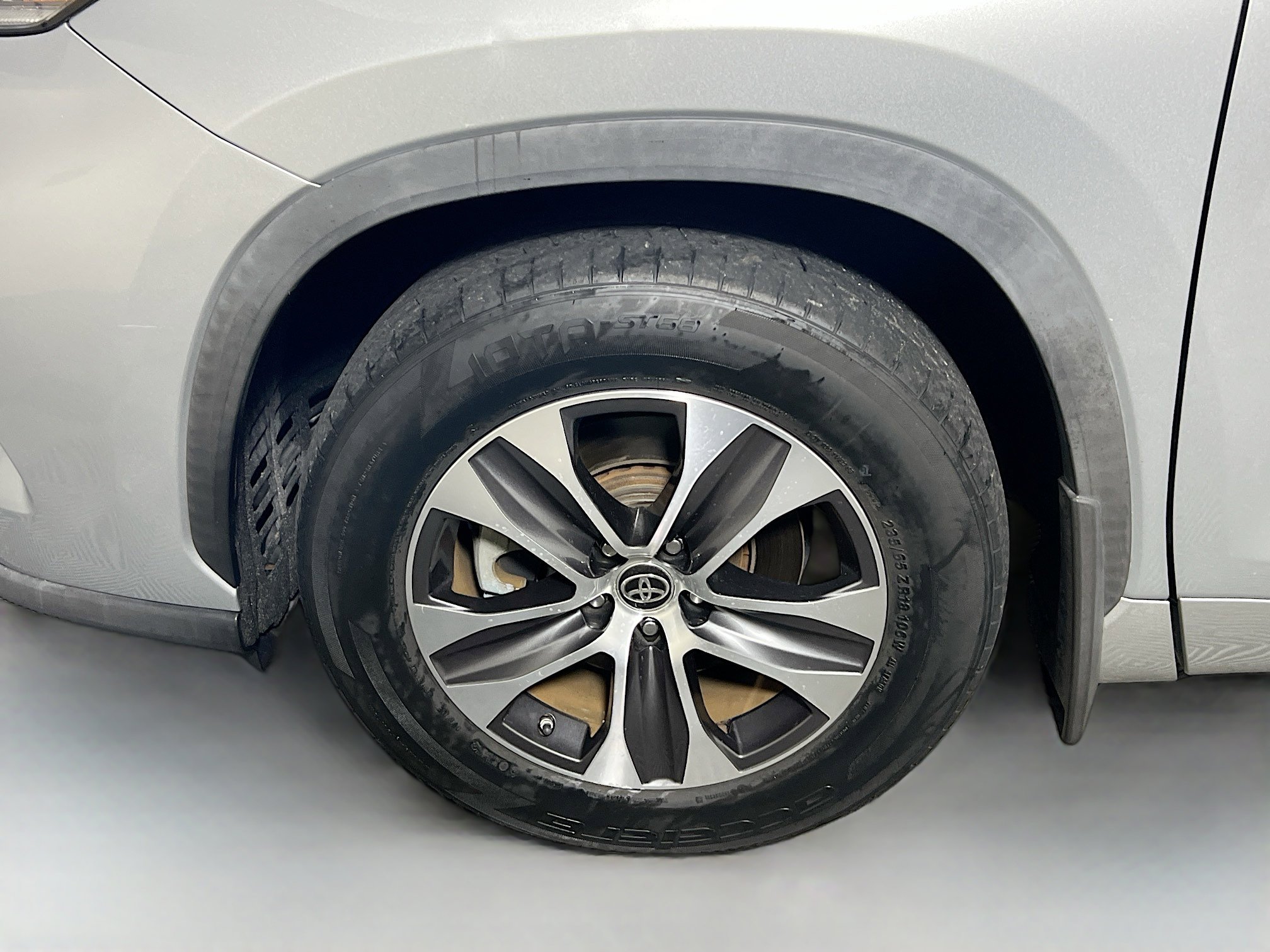 Used 2020 Toyota Highlander XLE image 13