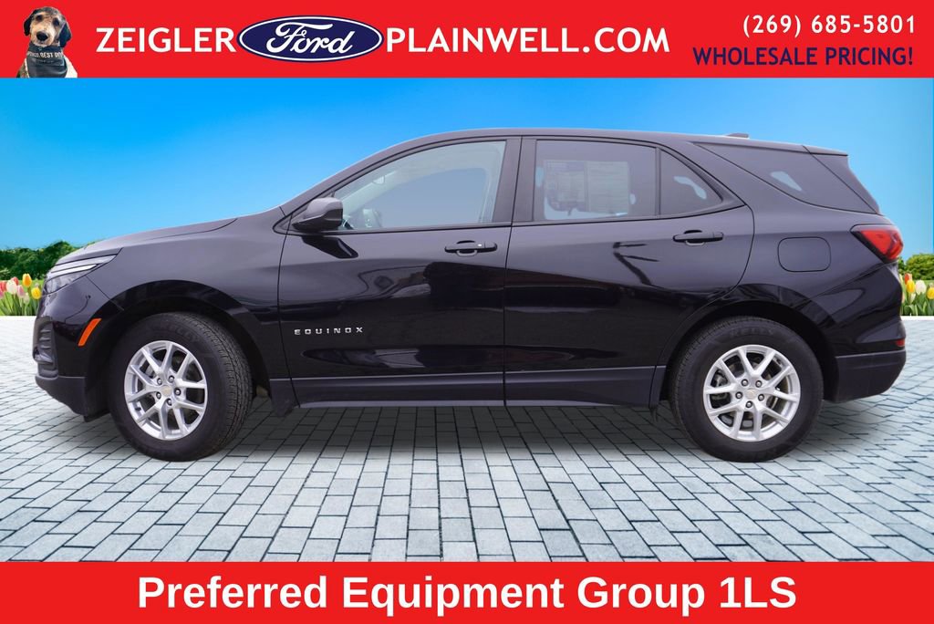 Used 2023 Chevrolet Equinox LS w/ LS Convenience Package image 2