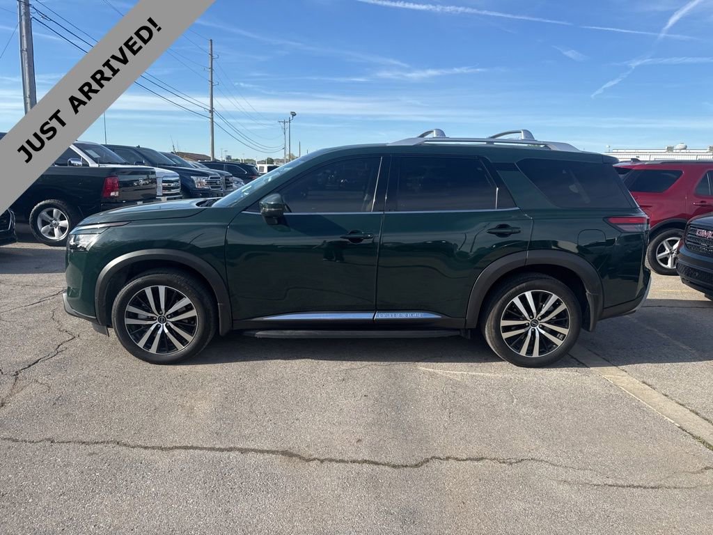 Certified 2023 Nissan Pathfinder Platinum w/ Black Appearance Package image 8