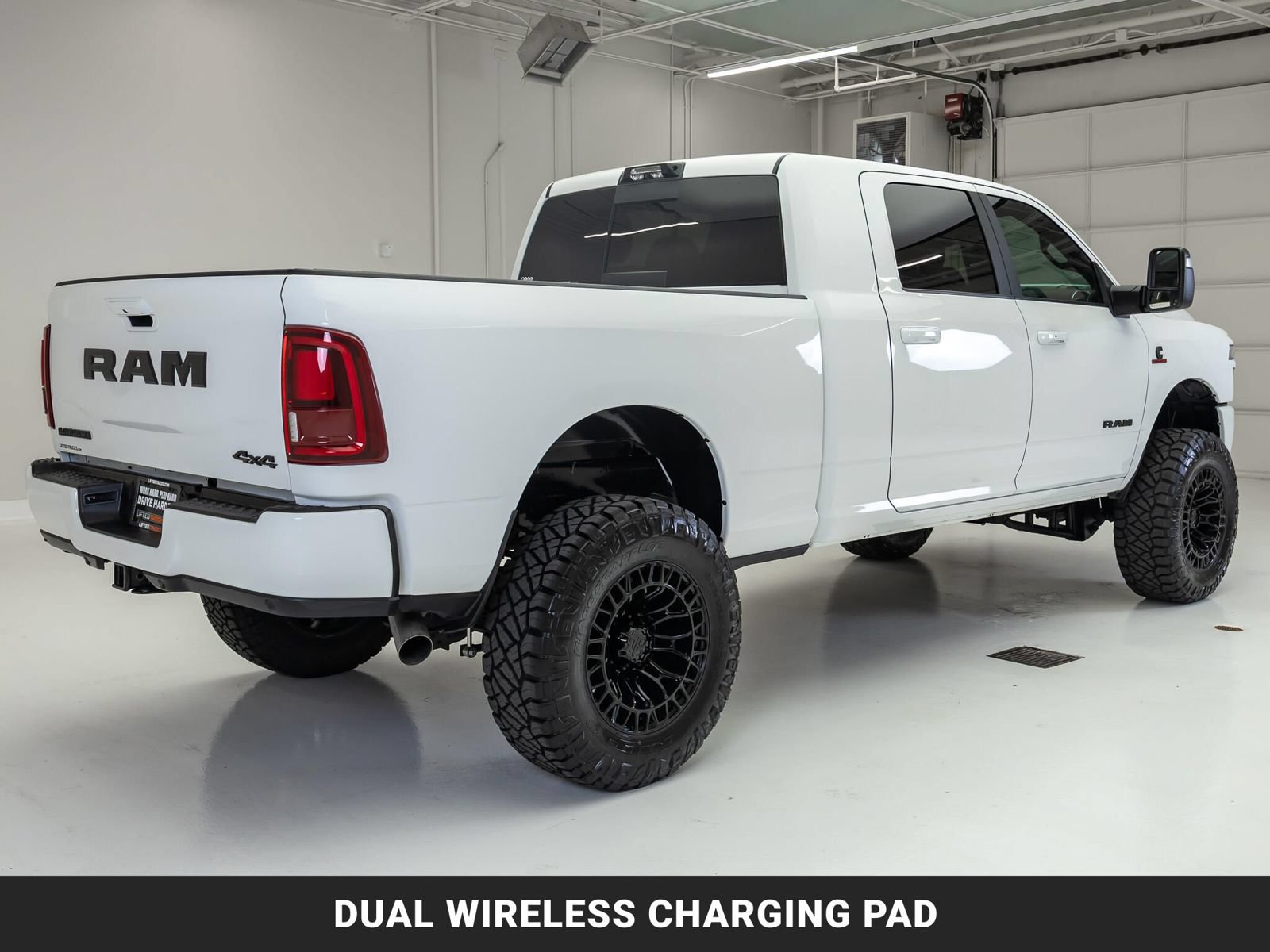 Used 2025 RAM 2500 Laramie w/ Night Edition AWD/4WD image 10