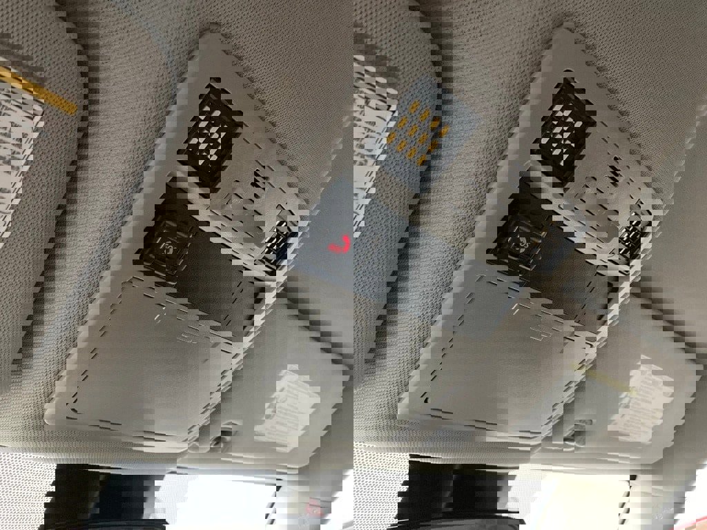 Used 2020 Toyota Tacoma SR image 31