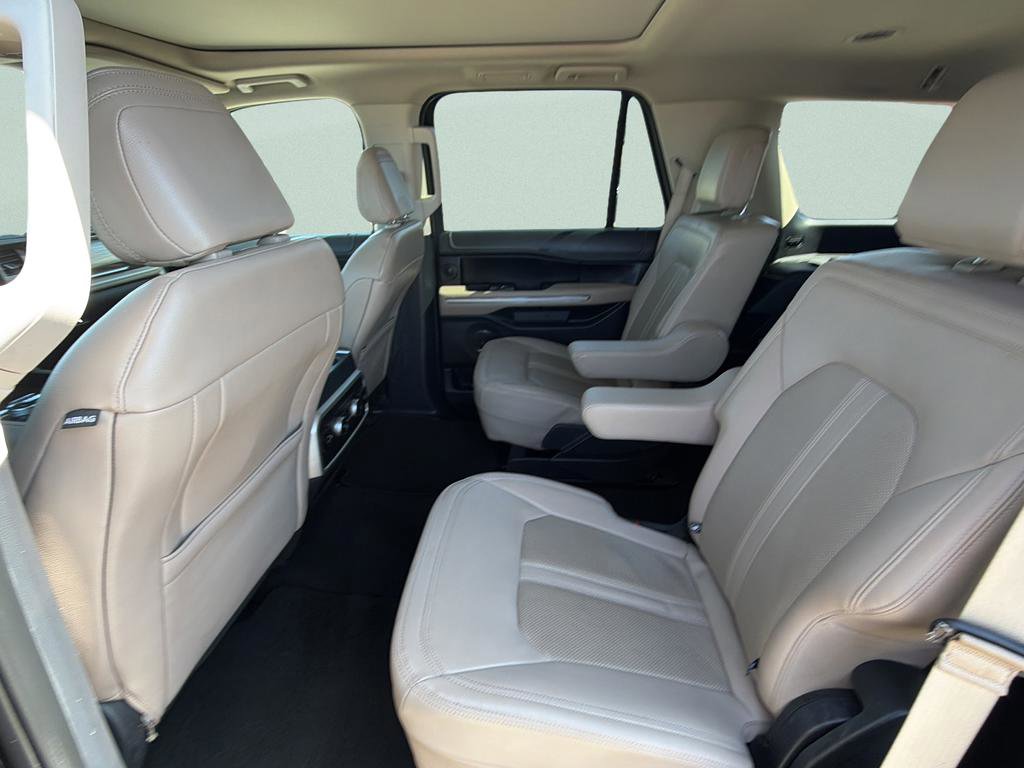 Used 2023 Ford Expedition Limited image 13