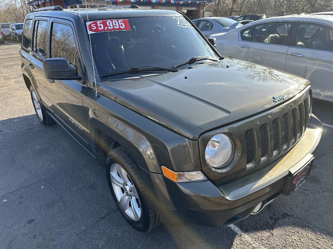 Used 2015 Jeep Patriot Limited w/ Sun/Sound Group image 3