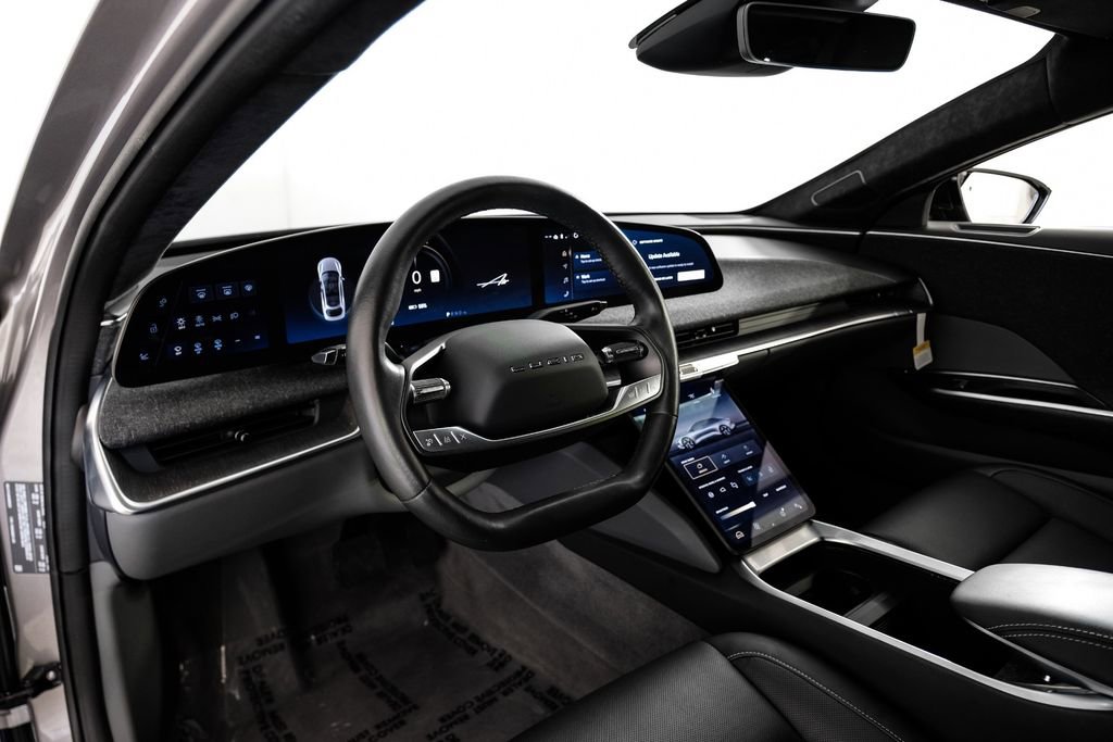 Used 2024 Lucid Air Touring image 2