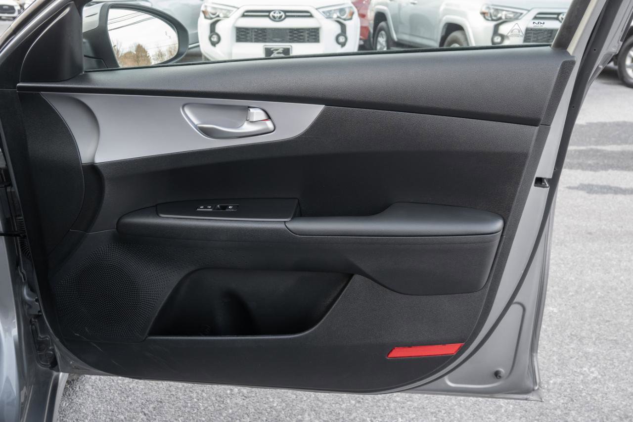 Used 2024 Kia Forte LXS w/ LXS Technology Package image 33