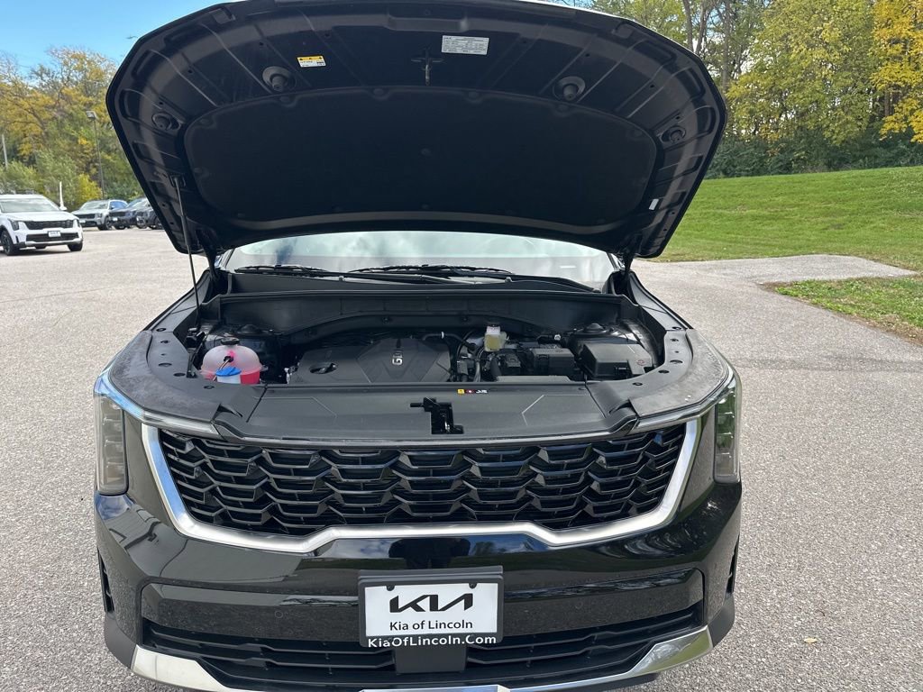 Certified 2025 Kia Sorento S image 32