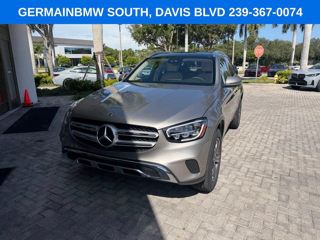 Used 2022 Mercedes-Benz GLC 300 4MATIC image 3
