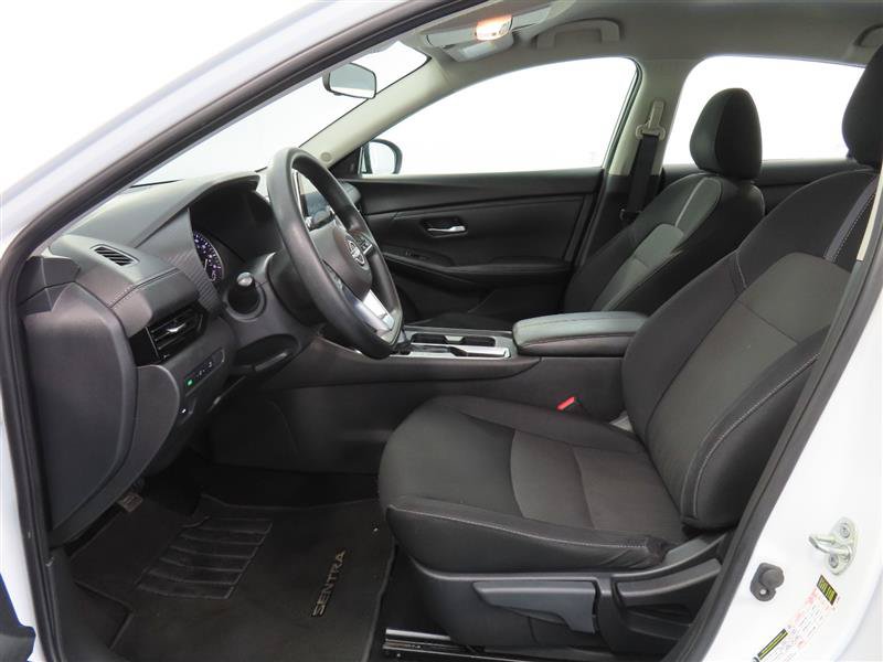 Used 2025 Nissan Sentra SV FWD image 16