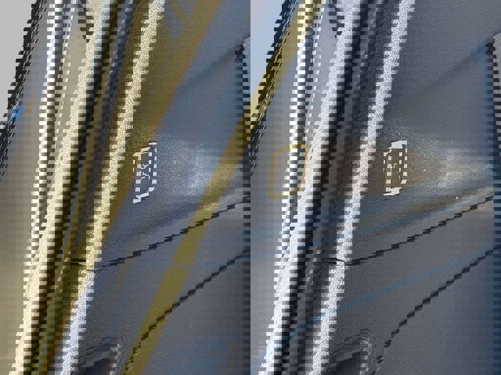 New 2026 Chrysler Pacifica Select FWD image 9