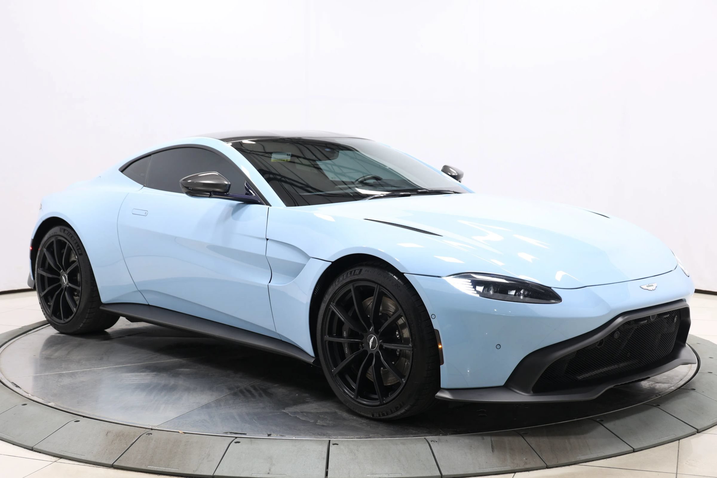 Used 2020 Aston Martin V8 Vantage Coupe RWD image 84