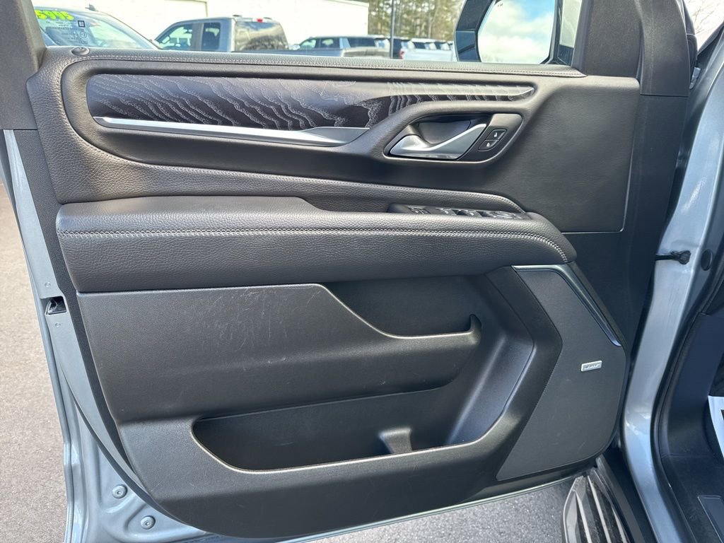 Used 2024 GMC Yukon XL Denali image 16