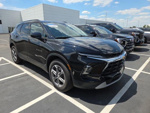 Used 2024 Chevrolet Blazer LT w/ Convenience Package FWD image 1