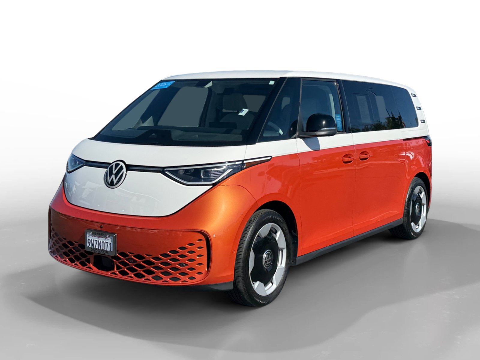 Certified 2025 Volkswagen ID. Buzz Pro S Plus RWD image 1