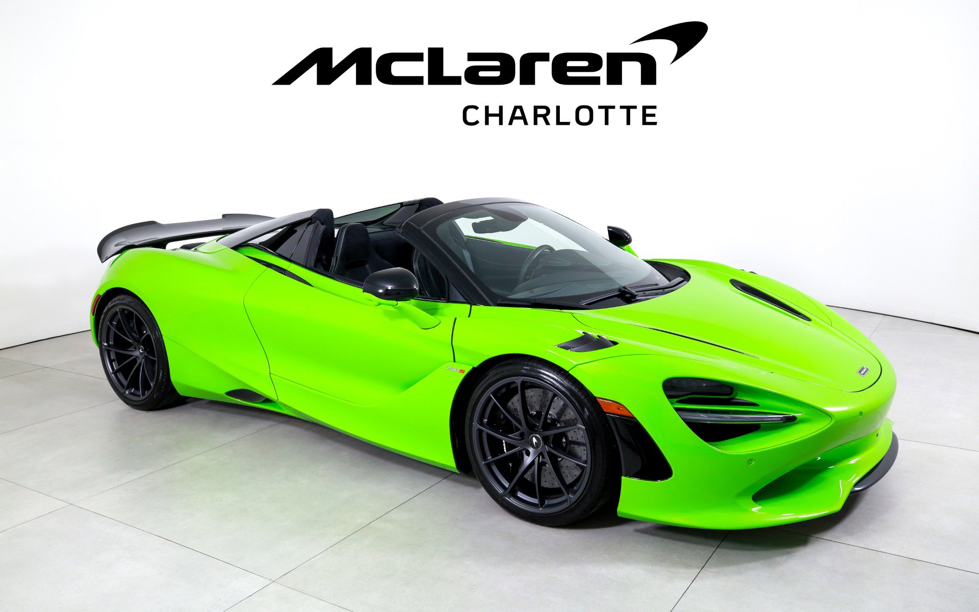 Used 2025 McLaren 750S Spider image 2