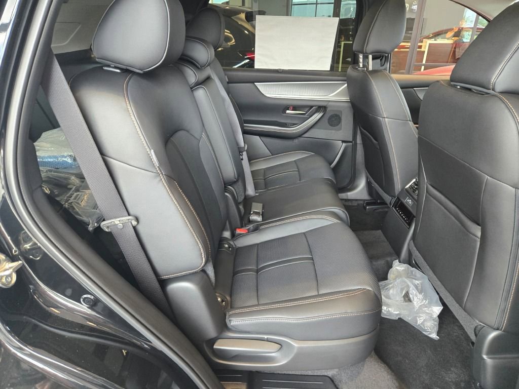 New 2025 MAZDA CX-70 Plug-In Hybrid w/ Premium Pkg image 7