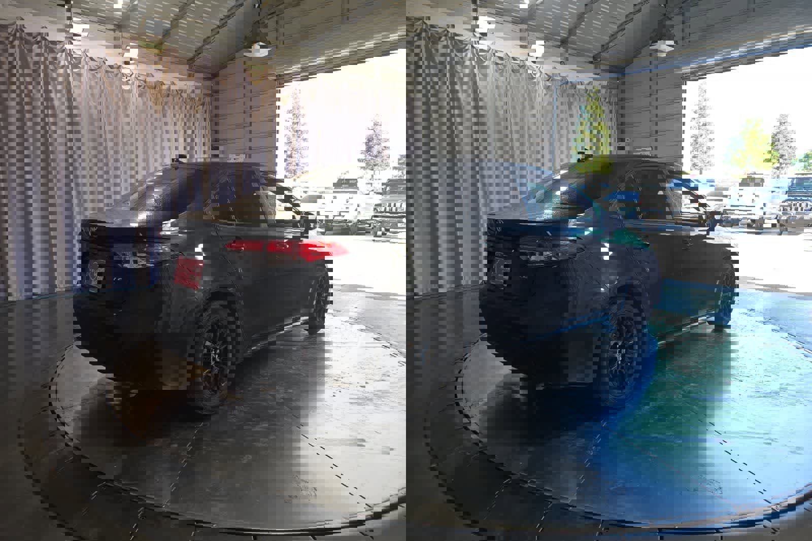 Used 2020 Toyota Corolla LE image 3