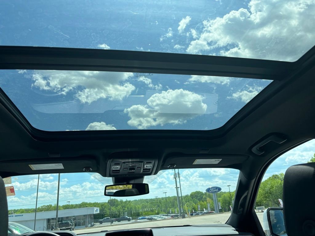 Used 2023 Chevrolet Tahoe LT w/ LT Signature Plus Package AWD/4WD image 17