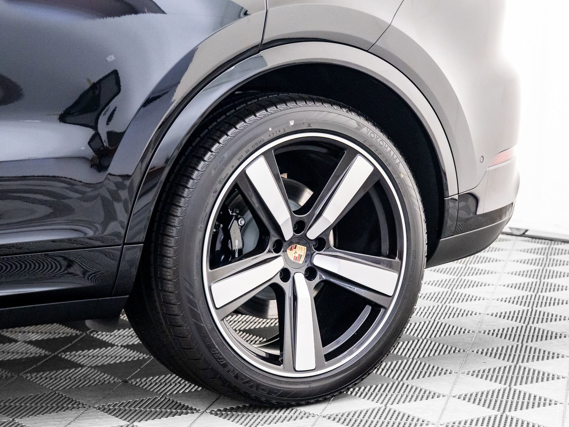 New 2025 Porsche Cayenne S image 34