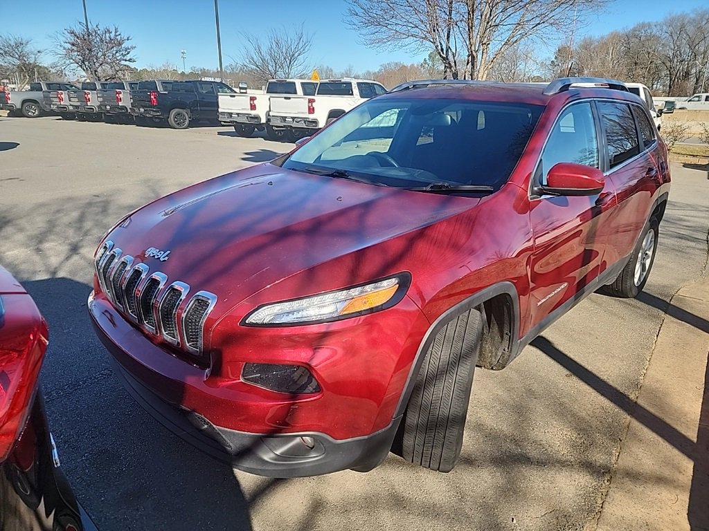 Used 2017 Jeep Cherokee Latitude image 2