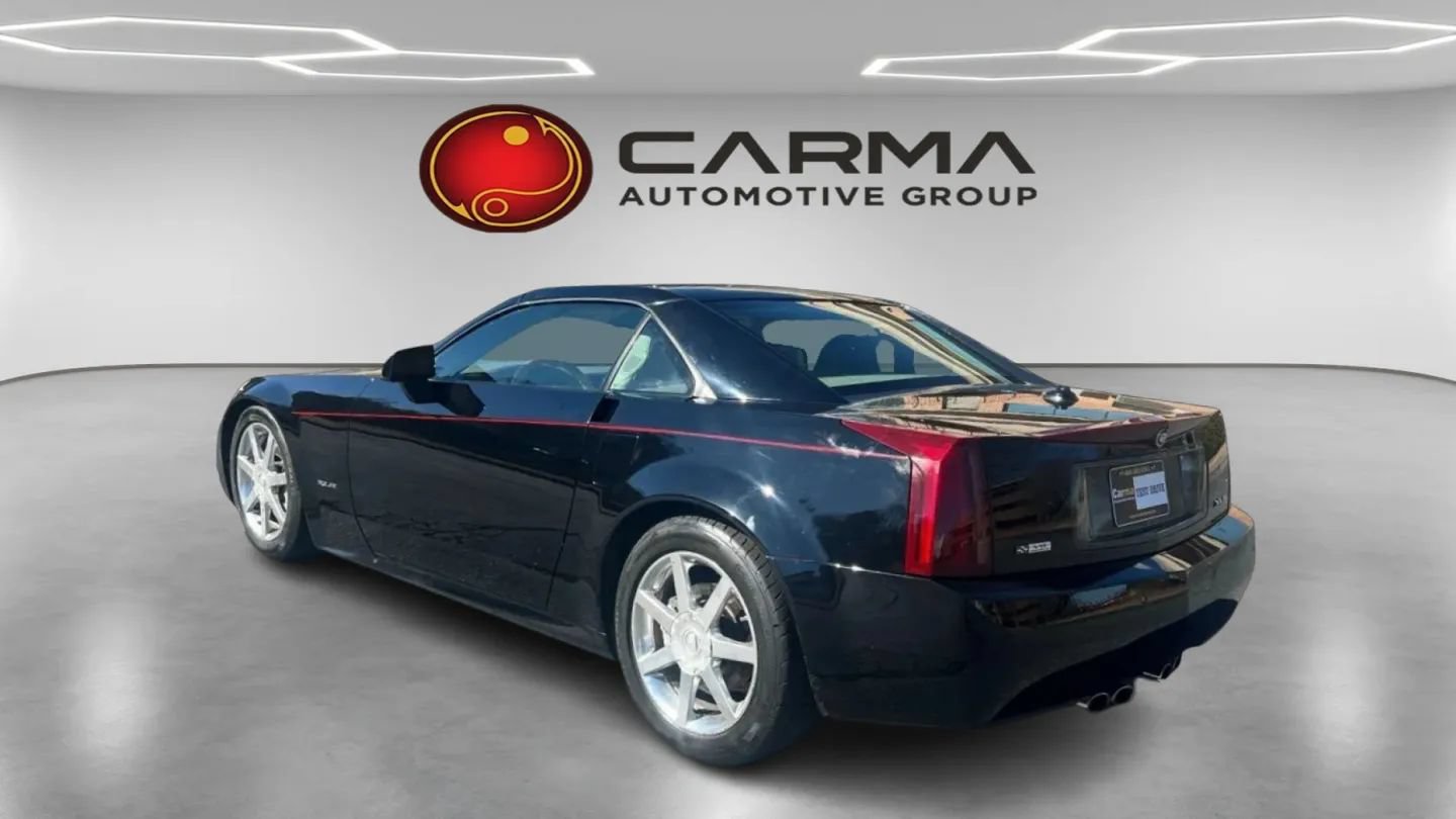 Used 2005 Cadillac XLR RWD image 3