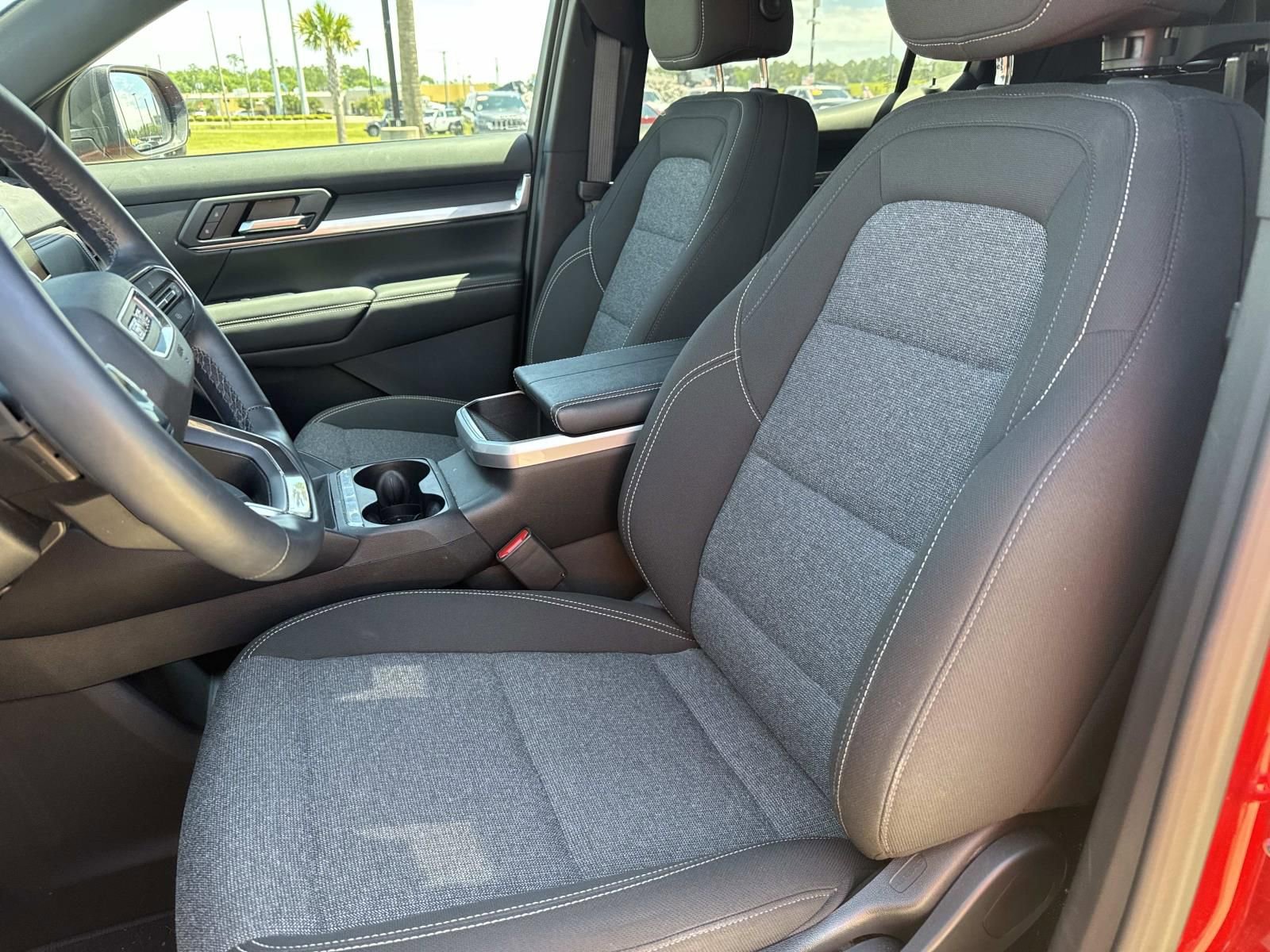 Used 2025 GMC Terrain Elevation image 15