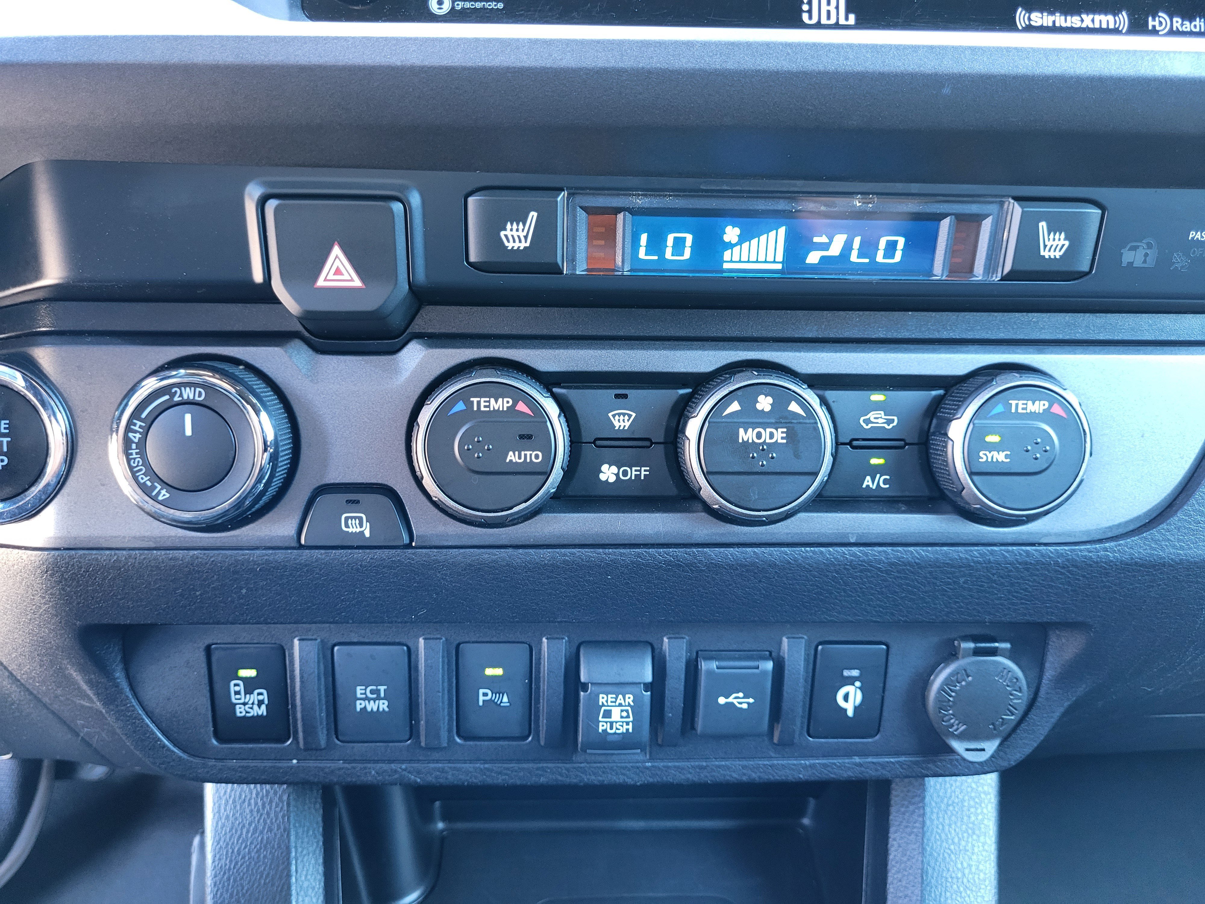 Certified 2020 Toyota Tacoma TRD Off-Road w/ TRD Premium Off Road Package AWD/4WD image 17
