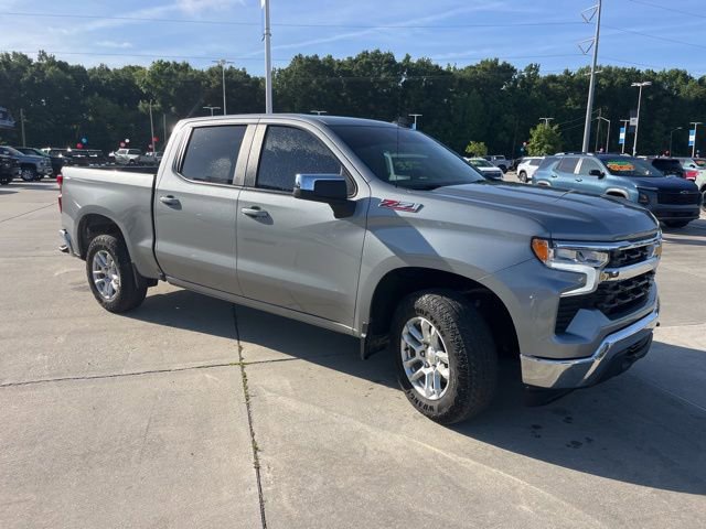 Used 2024 Chevrolet Silverado 1500 LT w/ Z71 Off-Road Package image 10