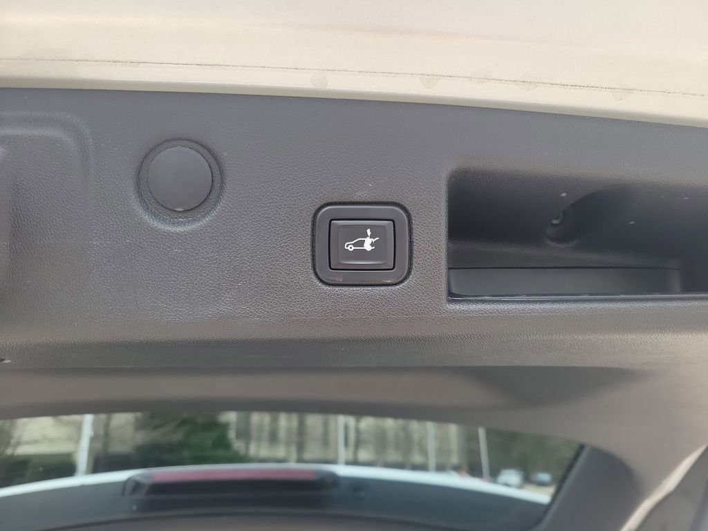 Used 2020 Chevrolet Equinox LT image 28