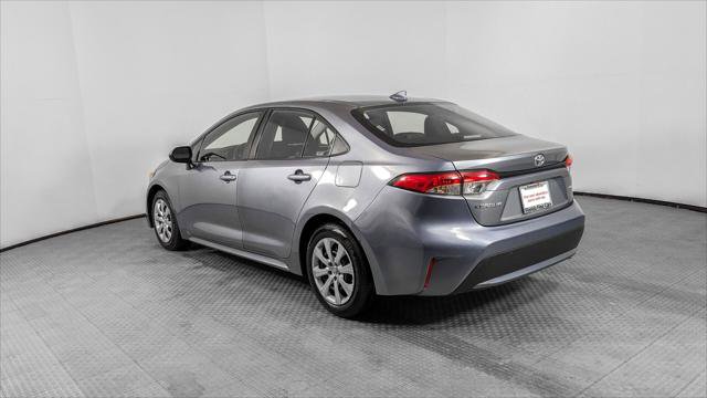 Used 2022 Toyota Corolla LE image 4